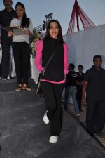 Karisma Kapoor at Pinkathon in Mumbai on 16th Dec 2012 (12).jpg